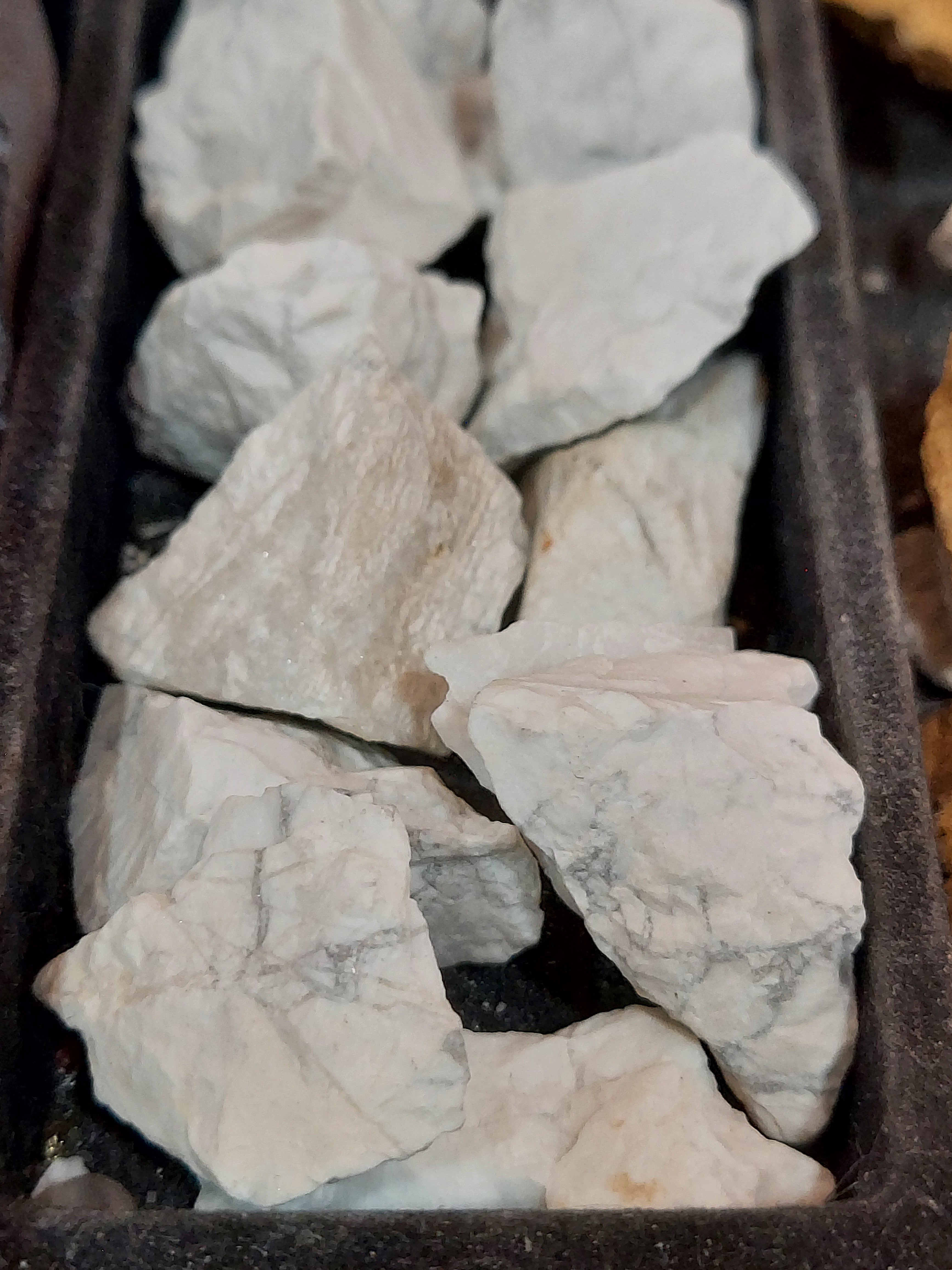 1 Howlite Stone, appx 1.5"