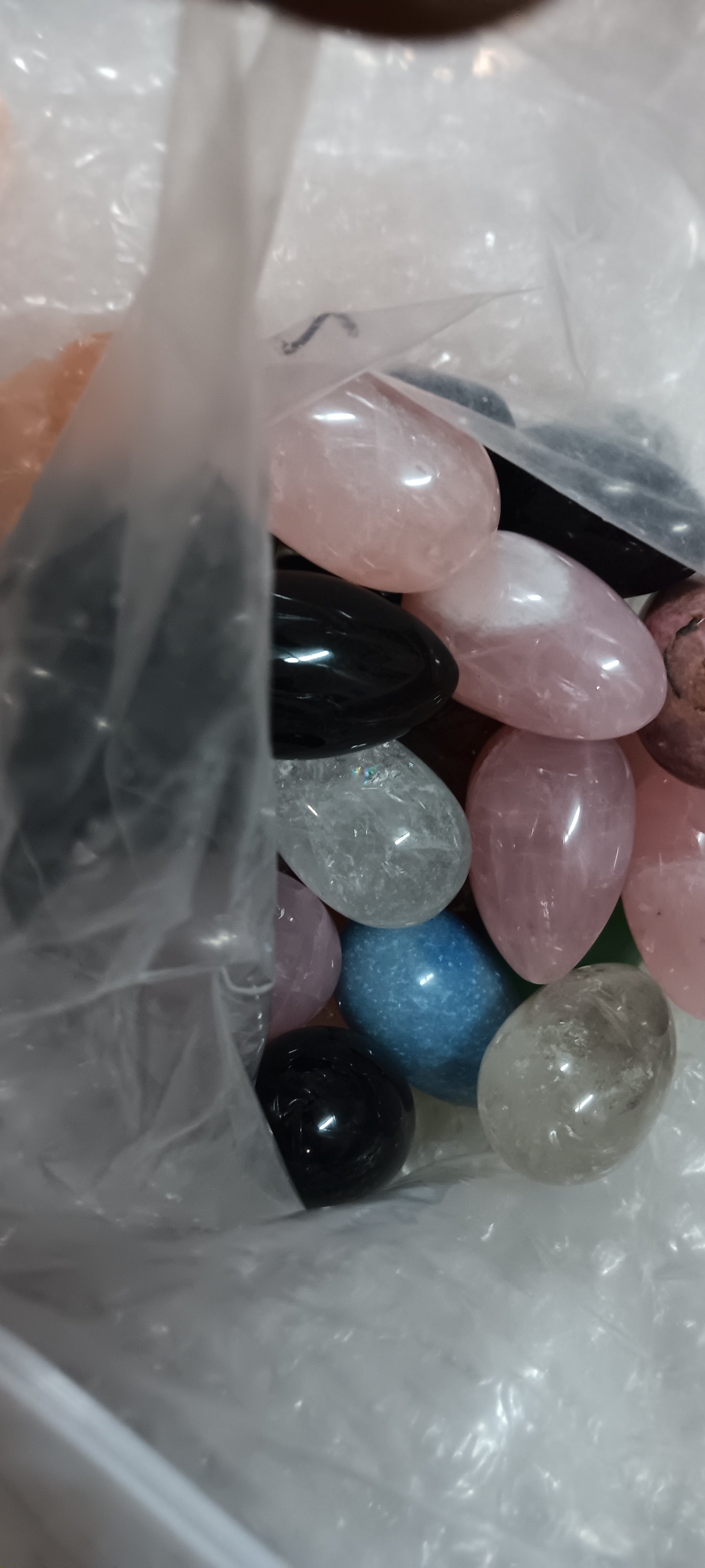 gemstone beads, fort Lauderdale beads store, crystals, copper bracelet, copper necklace, gemstone jewelry, USA made, waistbeads, copper jewelry,  black owned business , metaphysical gems, wholesale beads, wholesale stones, wholesale jewelry
