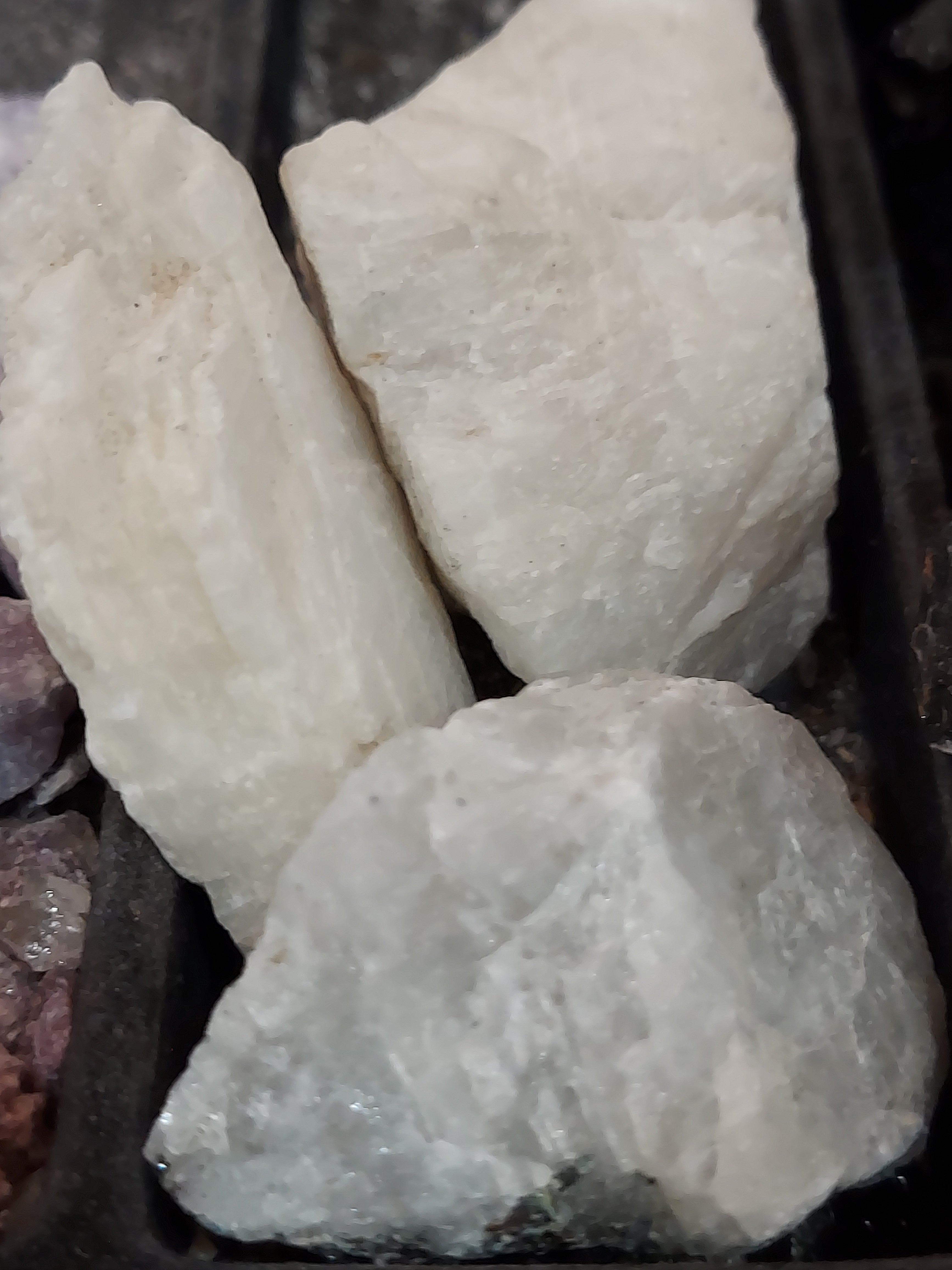 1 Moonstone Crystal, appx 1.5"