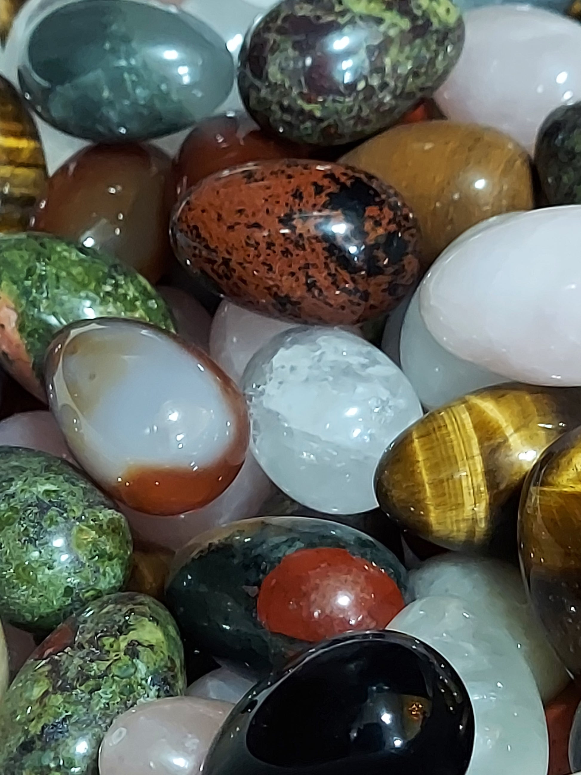 Gemstone eggs, wholesale yoni eggs, gemstone beads, fort Lauderdale beads store, crystals, copper bracelet, copper necklace, gemstone jewelry, USA made, waistbeads, copper jewelry,  black owned business , metaphysical gems, wholesale beads, wholesale stones, wholesale jewelry