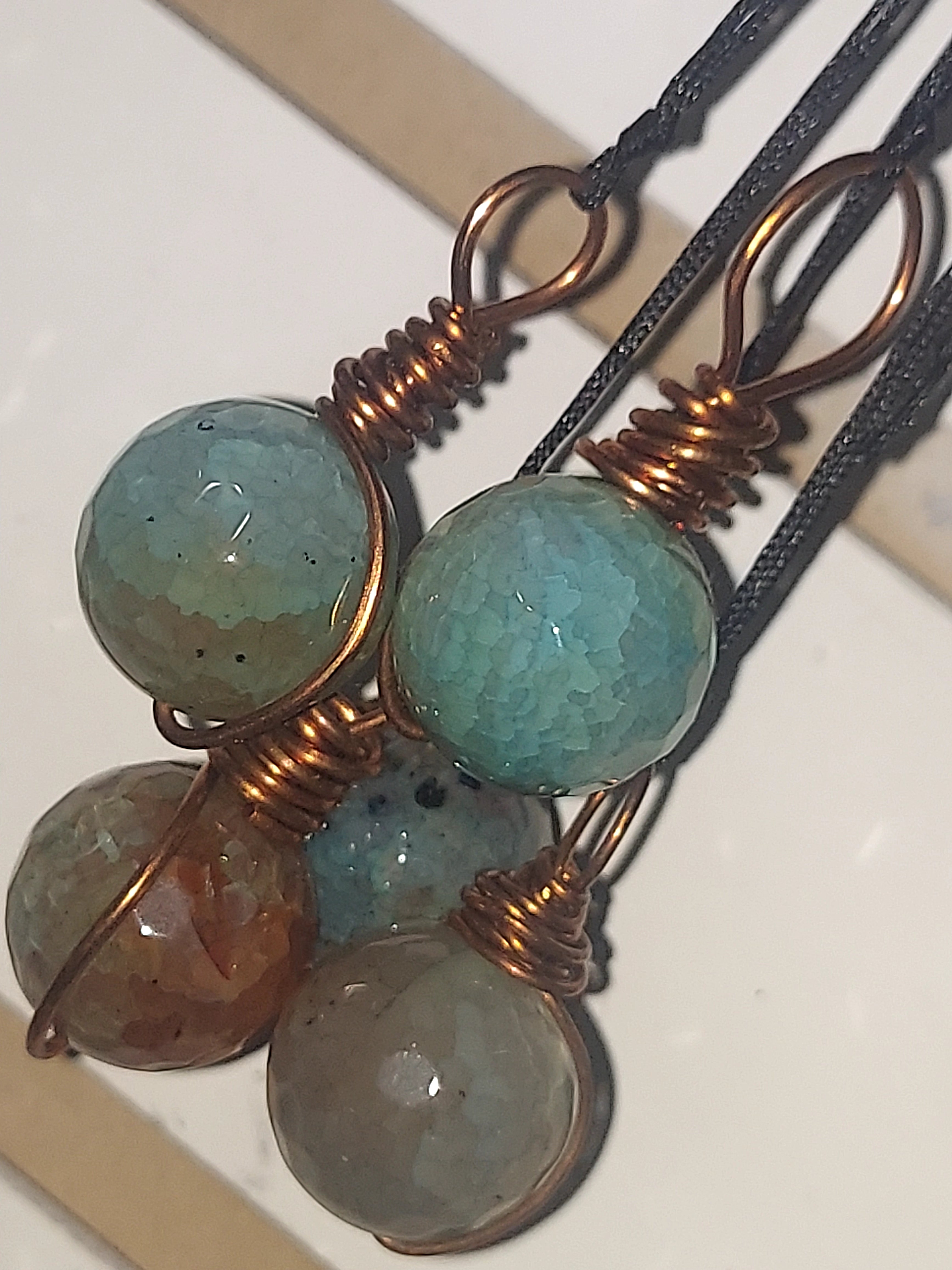 Round faceted-cut Blue Agate