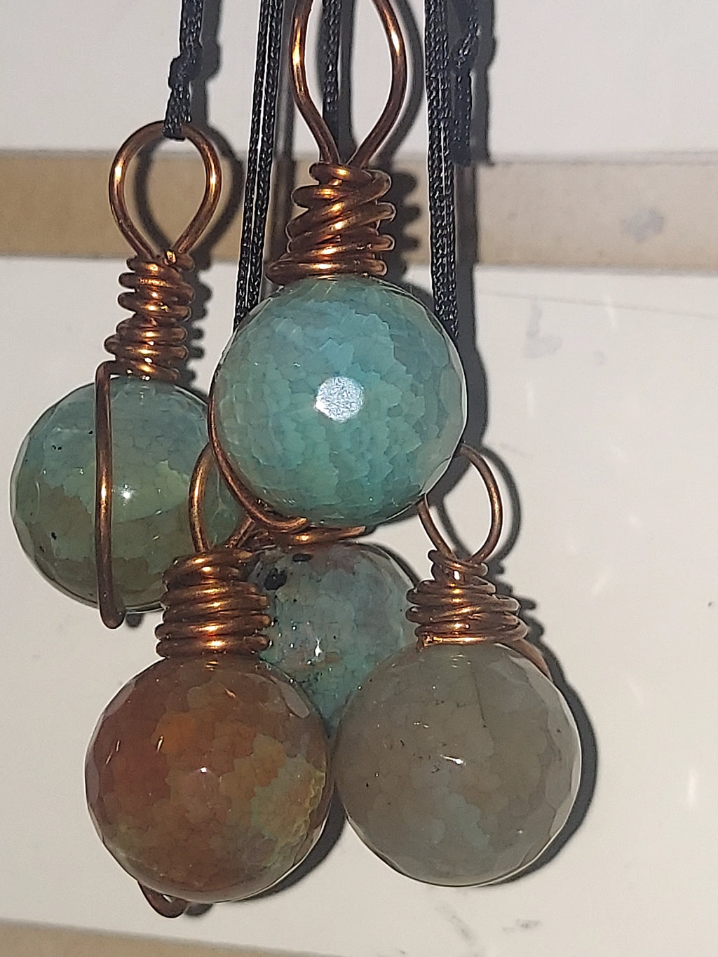 Round faceted-cut Blue Agate