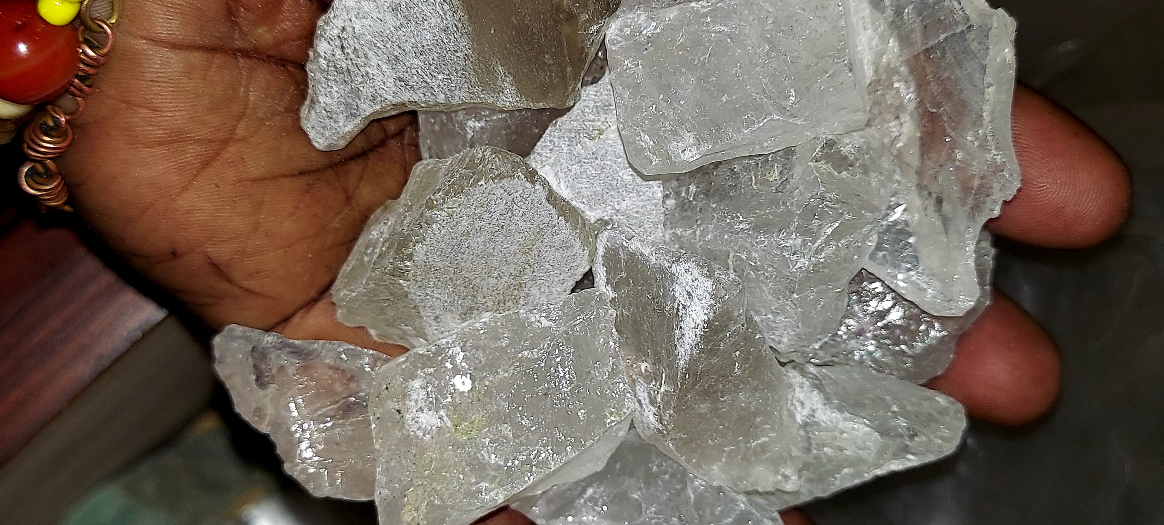 WHOLESALE: 25 count CLEAR QUARTZ