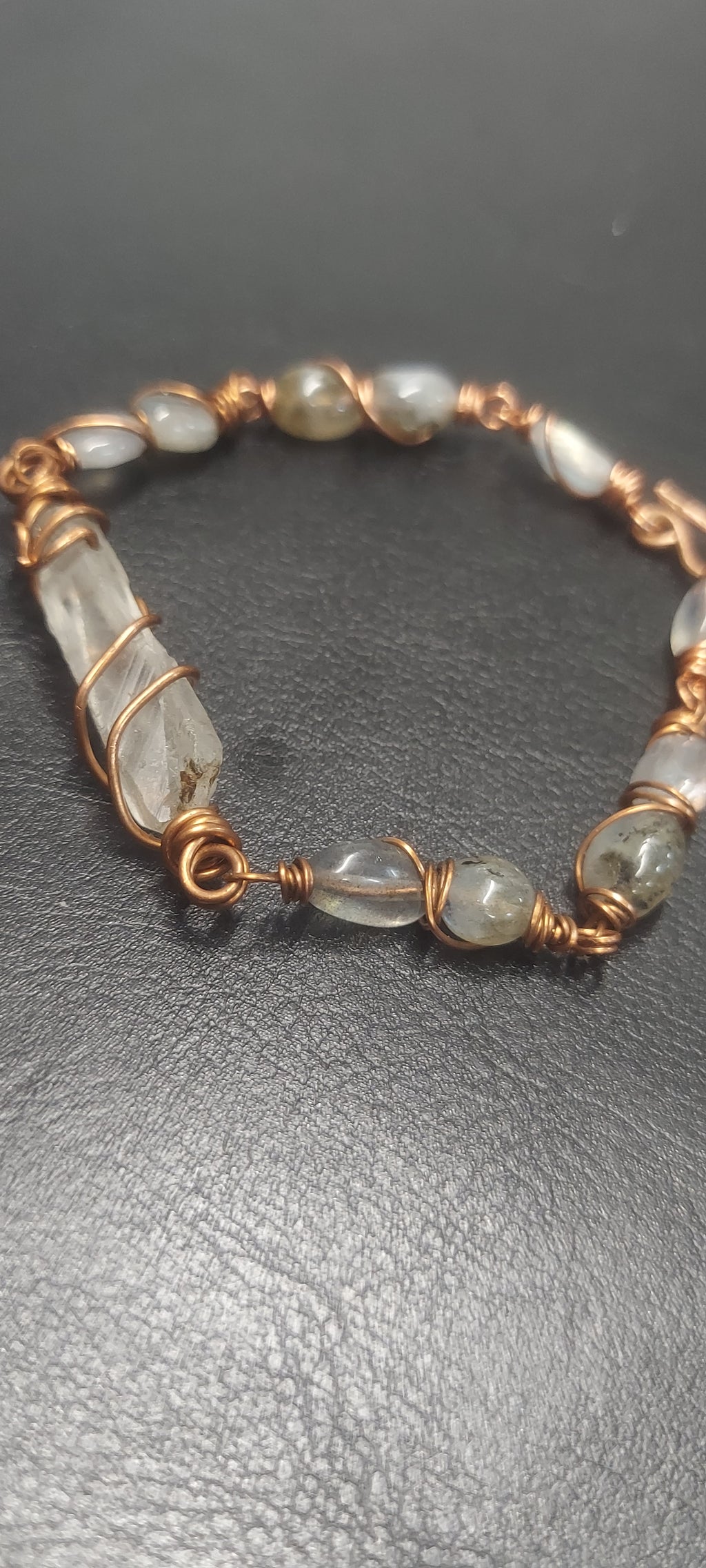 Copper Link Bracelet: Quartz and Labradorite